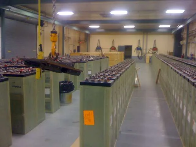 Static-control floor installation in a technical facility
