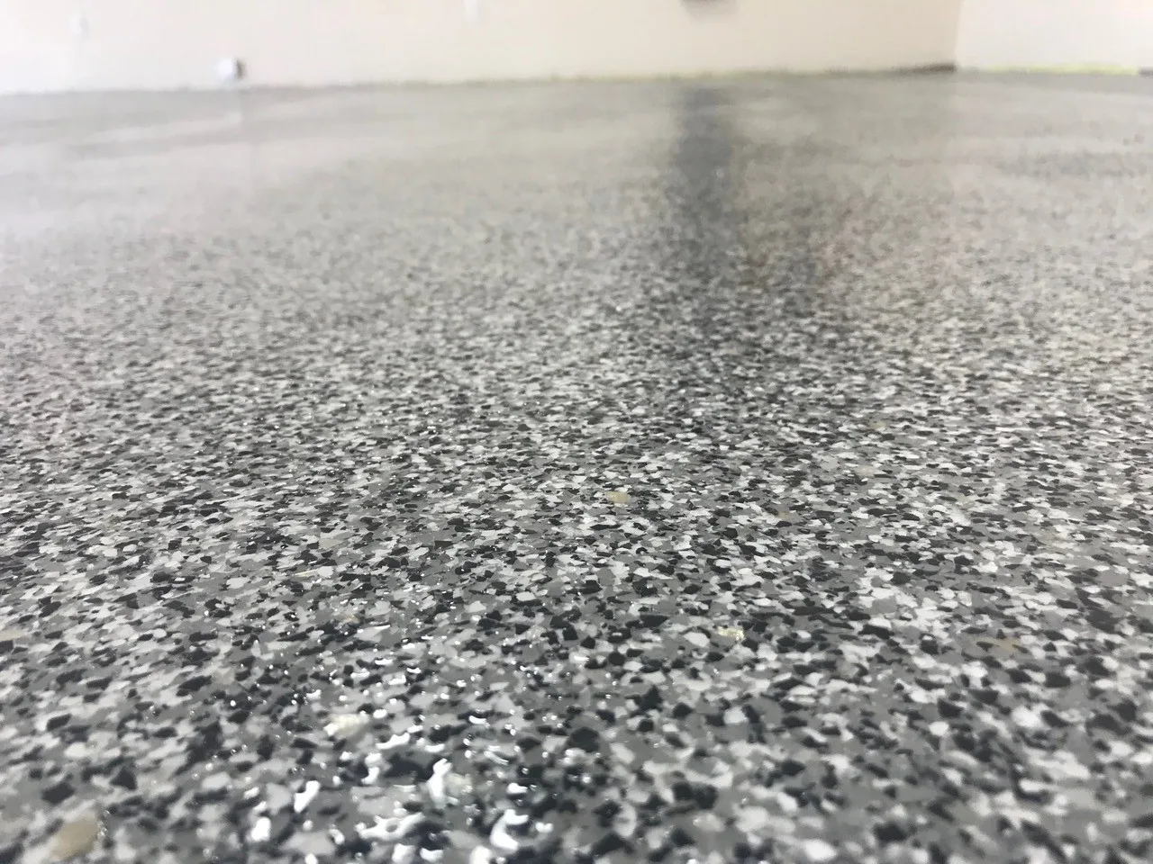 Close view of a multi-colour decorative flake surface