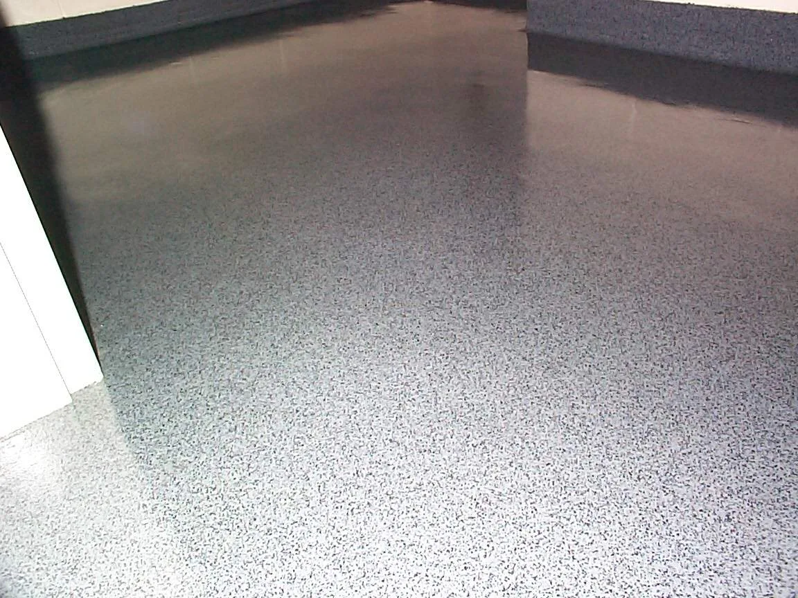 Close view of a grey troweled quartz floor